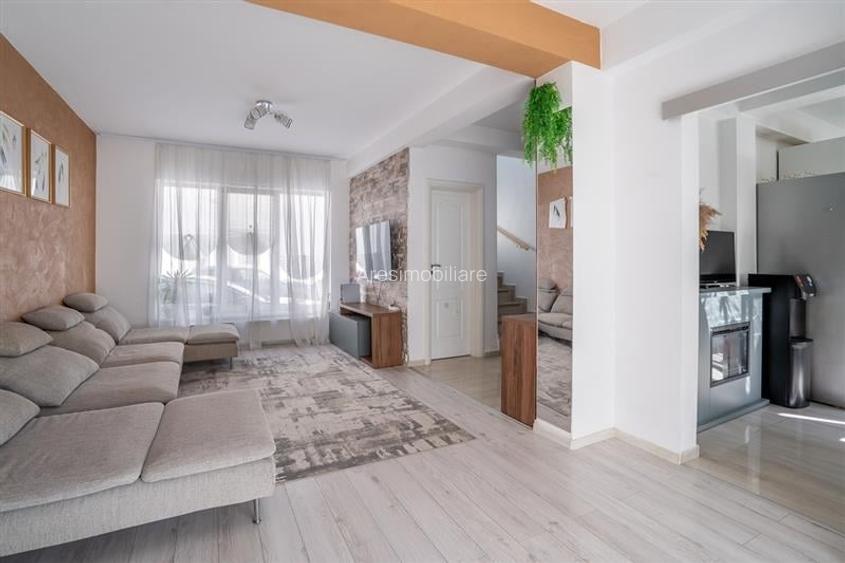 VILA INDIVIDUALA LIPITA INSIRUITA,4 CAMERE,112 MP,TEREN 159 MP