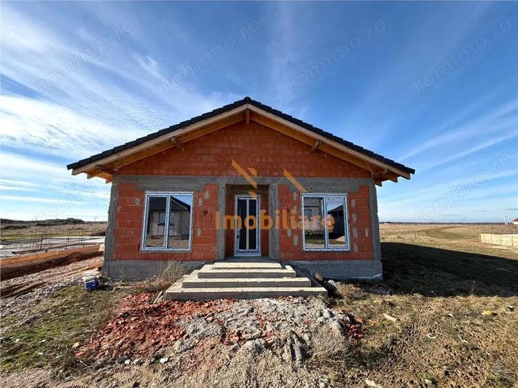 CASA PLAN PARTER | TEREN 300 MP | ZONA CIHEI - 2