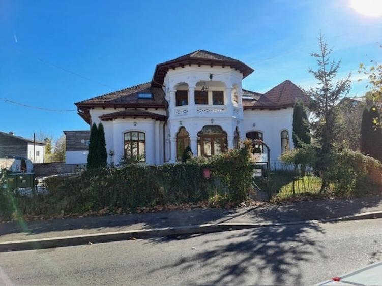 Câmpina, locație strategică pentru clinică medicală, centru de recuperare, spa - 1