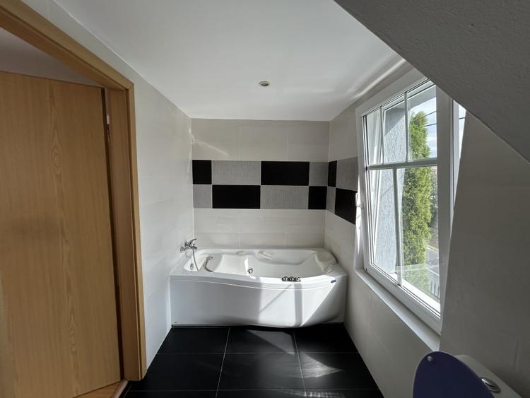 Casa individuala - complet renovata 2025, curte mare, 3 dormitoare - 14