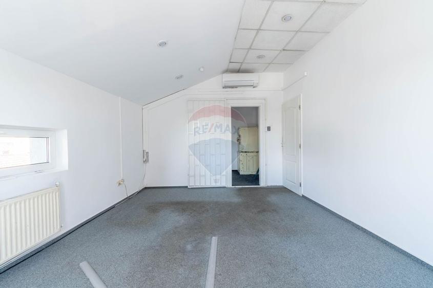 Casa cu 12 camere de inchiriat, Str. Traian - 24