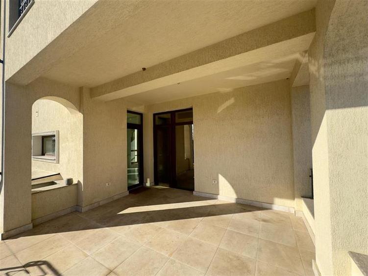 Vilă elegantă individuală în Valea Lupului  5 camere - 9