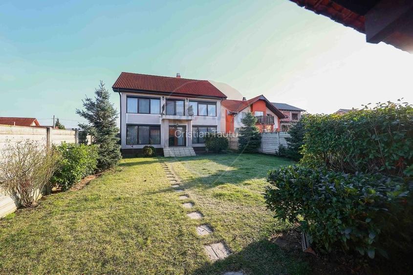 Casa de vanzare in Sanmartin, 244 mp utili, teren 751 mp.