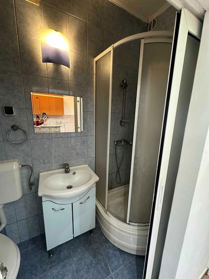 Garsoniera de inchiriat in zona UTA - 3