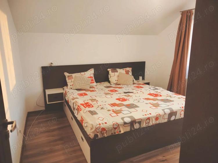 Proprietar , vand apartament decomandat ,3 camere - 4