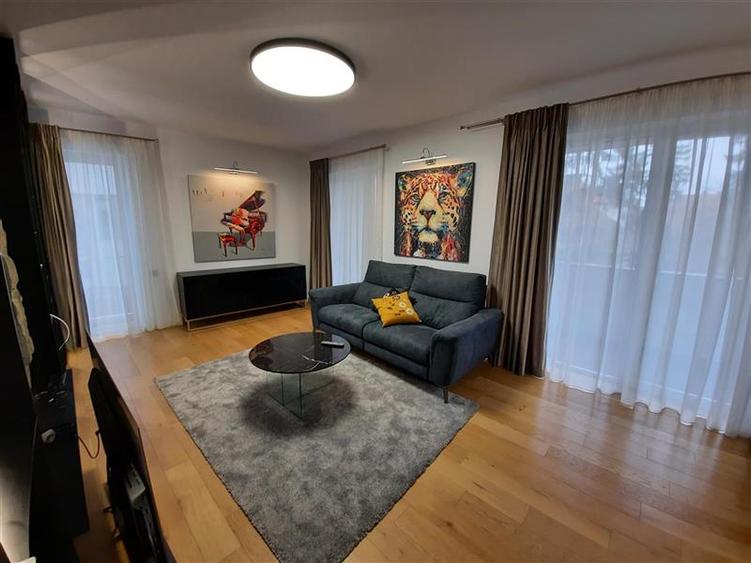 Apartament cu 2 camere,situat in Zona centrala! - 2