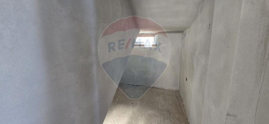 CASA CU ETAJ DE VANZARE LA GRI LA 12 KM DE ARAD ZIMANDUL NOU - 15