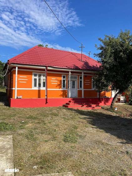 Casă cu 3 camere cu Teren 2700 Mp în Odobești