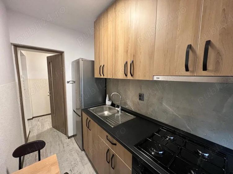 Vand apartament 3 camere semidecomandat in Ploiesit - 3