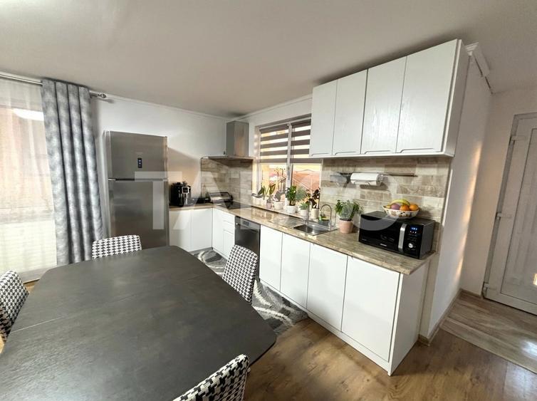 Casa de vanzare individuala cu 3 camere 500 mp teren Sura Mare - 16