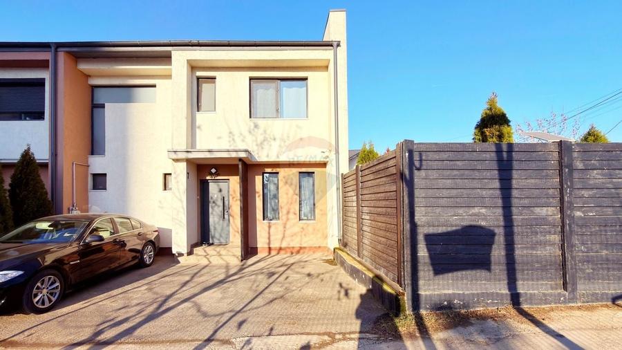 Vila 4 camere | Teren 251 mp | 2 parcari | 10 min Metrou - 46