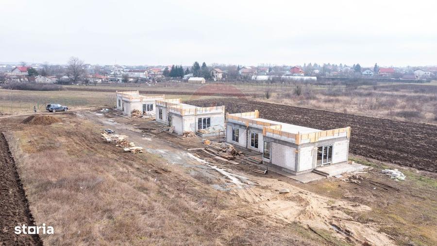 Case noi de vanzare in Sabareni 3 camere, eficienta si confort modern - 2