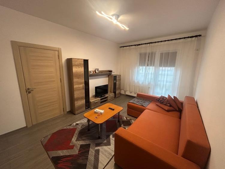 Garsonieră  de închiriat - Apărătorii Patriei, sector 4, - 1