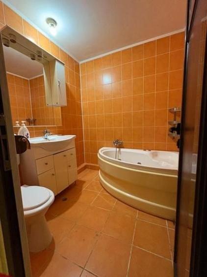 De vanzare Apartament 3 camere,  Panduri - 13 septembrie sector 5 - 8