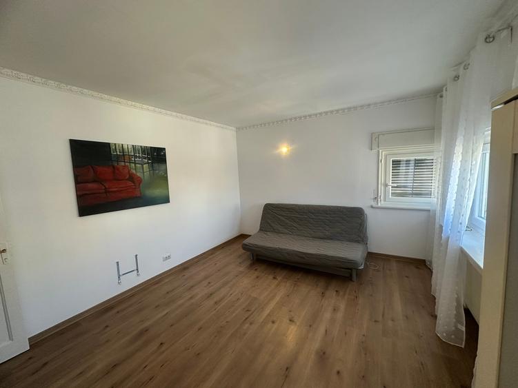 Garsoniera Bd. Dacia, bloc interbelic, risc 2, etajul 5, semimobilata - 1