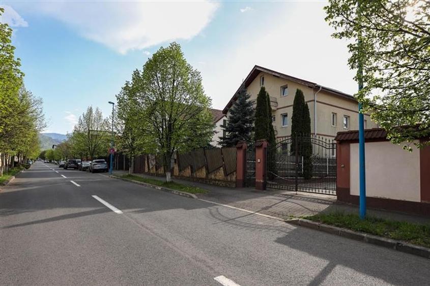 Vanzare Casa zona Tractorul, teren aferent 700 mp - 56