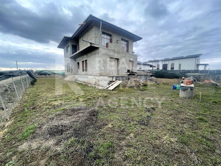 Casă P+E de vânzare Miroslava, Iași – 4 dormitoare, teren 458 mp - 1