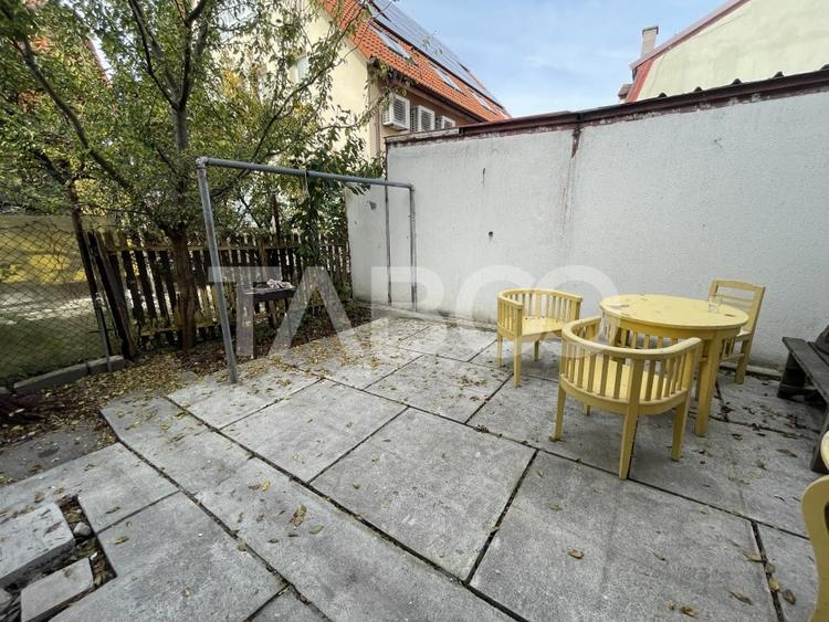 Apartament decomandat 93 utili curte proprie pivnita Sub Arini Sibiu - 1