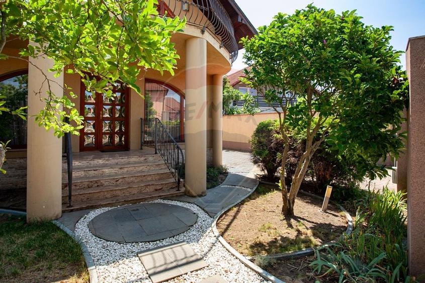 Casă modernă și spațioasă cu piscină,saună și sală de fitness – Pecica - 1