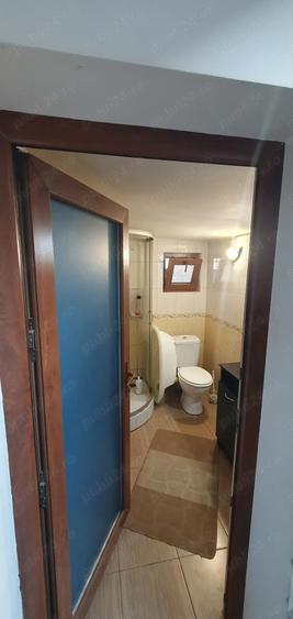 Vand urgent casa la curte - langa statia de metrou Piata Muncii !!! - 8