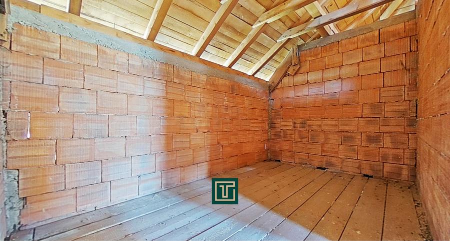 Casă la roșu cu 5 camere în Aluniș, județul Arad – ideală pentru o familie! - 11