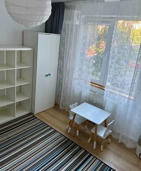 Apartament cu 3 camere decomandat în Crângași