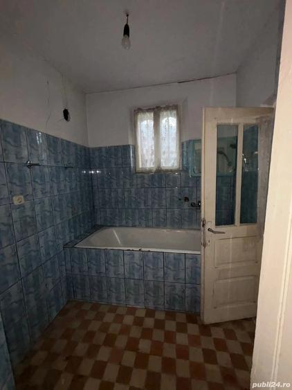 De vanzare casa la 10 min de Roman, 3 camere 2 bai, teren 585 mp, 39.000 euro - 2