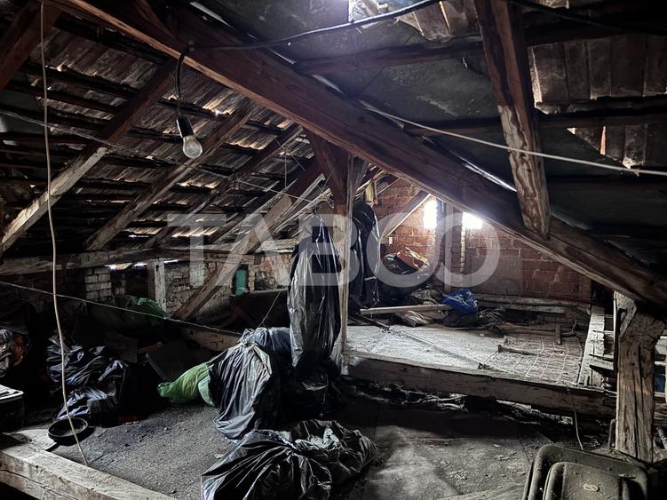 Casa de vanzare la 10 minute de mers pe jos de Piata Cipariu - 3