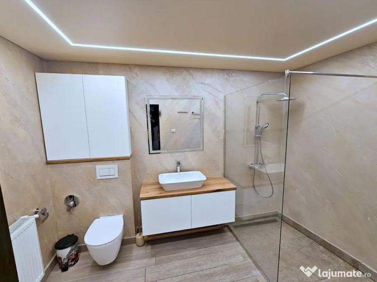 De vanzare casa 2 camere, renovata -Piata Centrala, 89.00... - 1