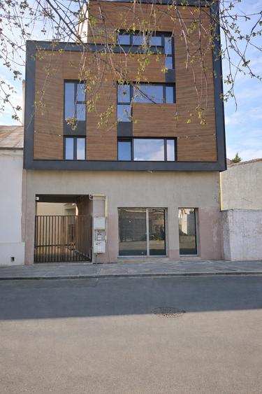 Închiriere imobil nou P+4 | ~270 mp utili | spațiu comercial la parter - 1