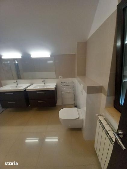 Casă cu 7 camere cu Teren 750 Mp în Cișmigiu