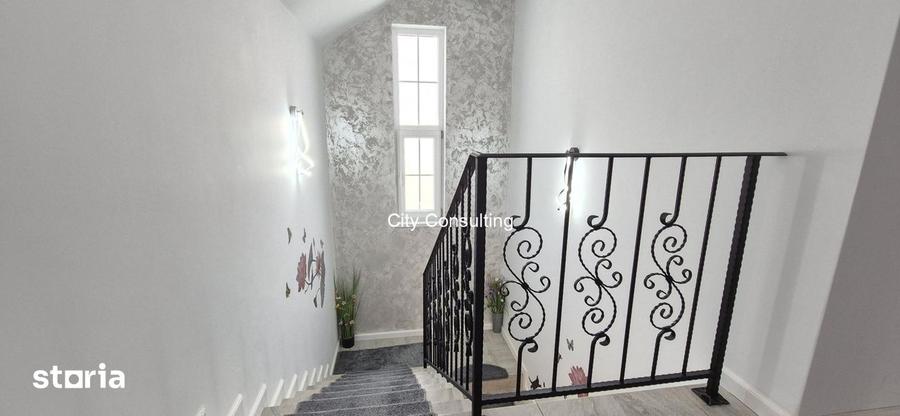 Casă cu 4 camere cu Teren 689 Mp în Crevedia