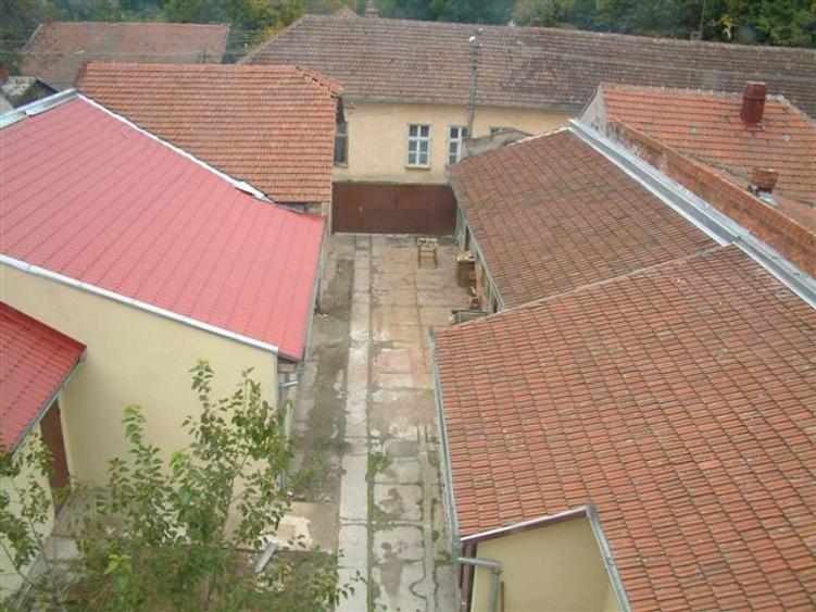 Vand imobil cu multiple posibilitati 865 mp utili  si 709 mp teren. - 3