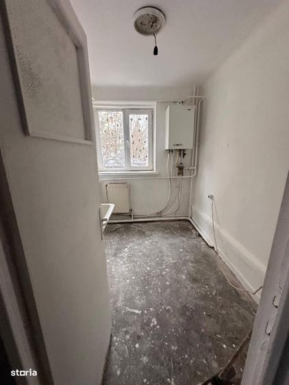 De vanzare apartament cu 3 camere, 2 debarale, zona excelenta 48.000e - 4