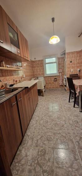 Zona Dacia, 3 camere decomandate, suprafata 72mp - 7