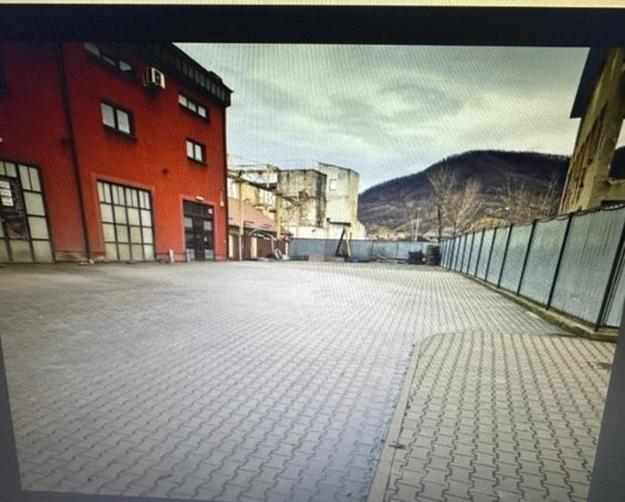 SPATIU INDUSTRIAL  cu vad stradal ! - 4