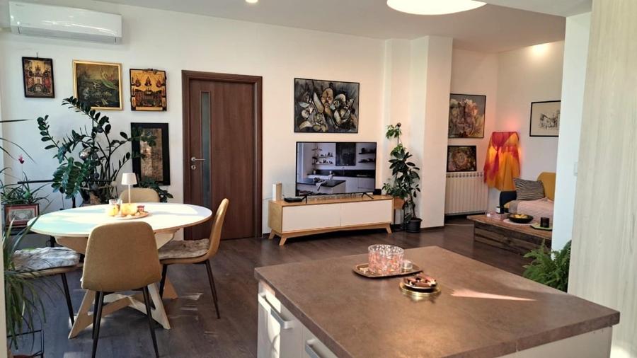 Apartament cu 3 camere decomandat, mobilat în Dallas