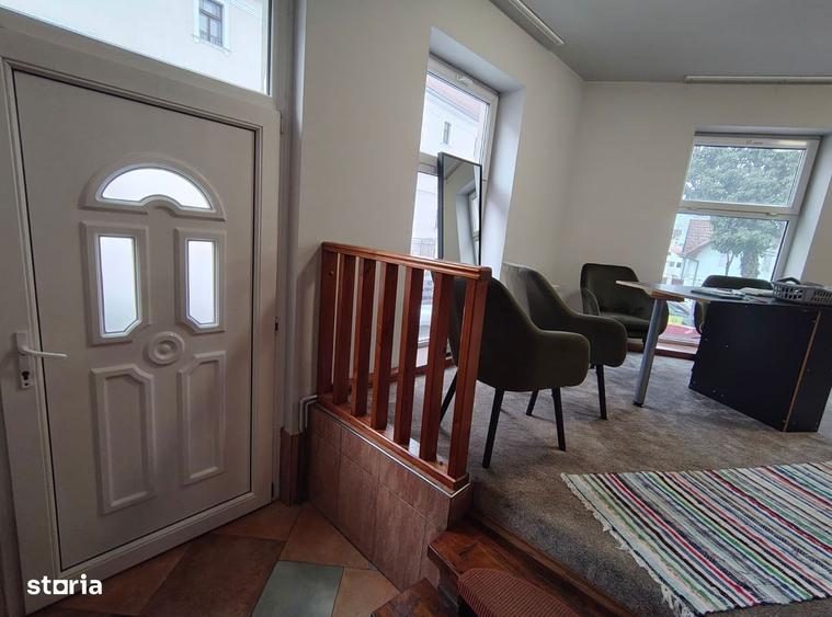 Spatiu comercial / Birou, Bolyai ,central 30 mp, acces stradal - 5