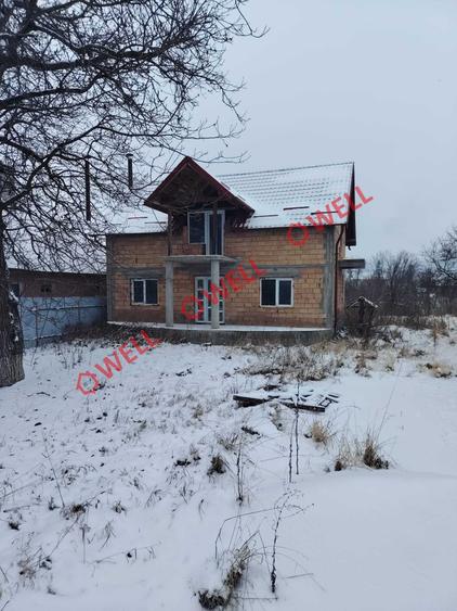 Proprietate de vânzare formată din două case, în Moacșa! - 2