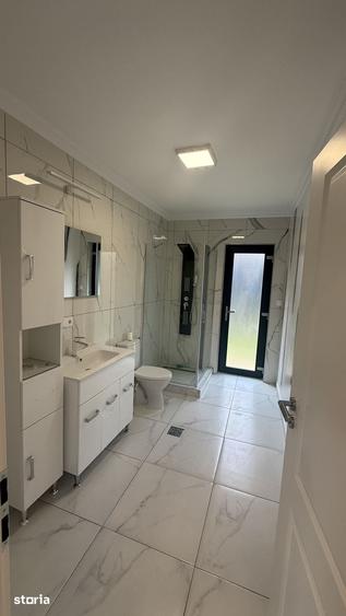 Casă cu 5 camere cu Teren 1000 Mp în Central