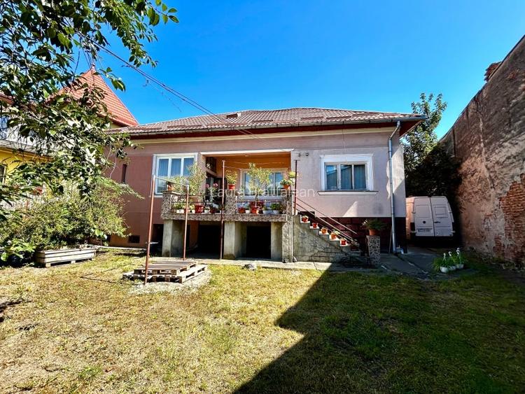 Casa 4 camere, tavan inalt, centru istoric Turda - oportunitate investitie Casa 4 camere, tavan inalt, centru istoric Turda - oportunitate investitie