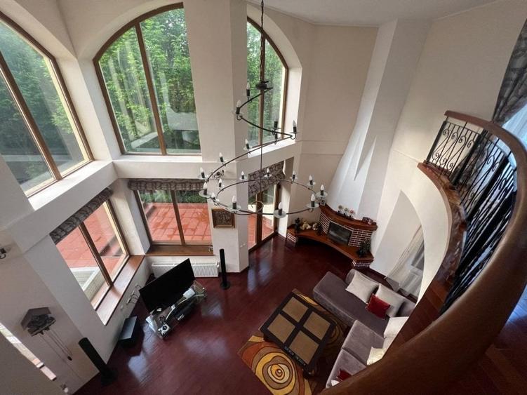 Vila de vis cu parc privat  — Panoramă Unică Spre Crucea Caraiman, - 3