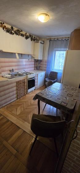 Apartament cu 2 camere semidecomandat în Soarelui