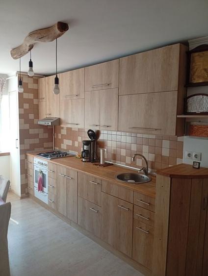 Inchiriez apartament 2 camere zona Stefan cel Mare - 1