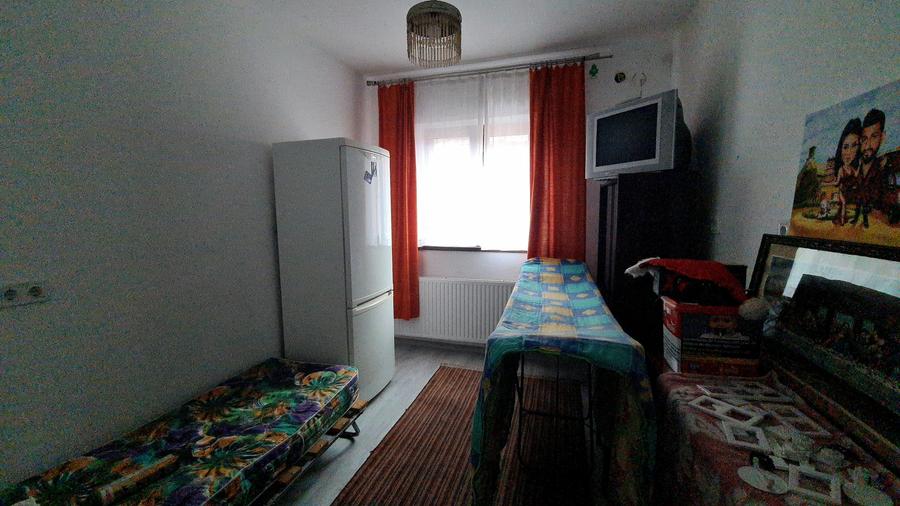 DOUA CASE DE VANZARE - ZONA  RACADAU - SINGUR IN CURTE - 6