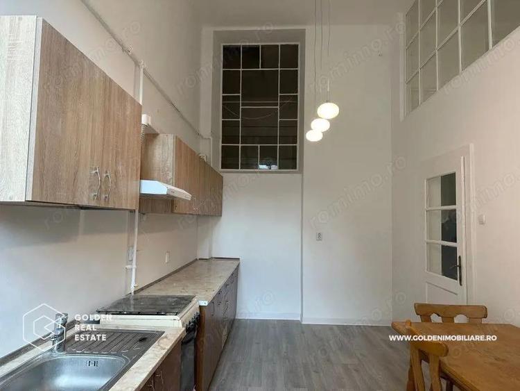 Spatiu birou, Bulevardul Revolutiei, Palatul Cenad, etaj 1 - 14