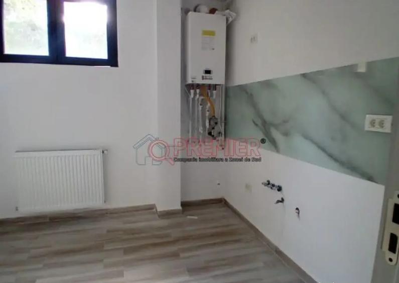 Sector 4 ! APARATORII PATRIEI - GARSONIERA + LOC PARCARE - - 10