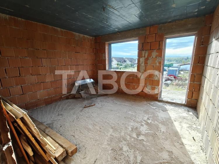 Casa intabulata 5 camere 3 bai - pivnita - terasa - COMISION 0 - 8