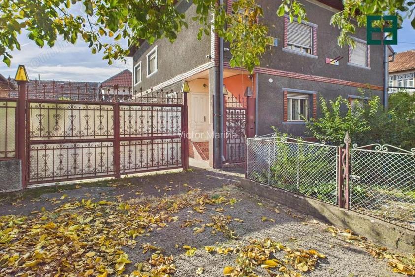 Casa cu 10 camere ?i 1437 mp teren in Ineu - Arad Casa cu 10 camere ?i 1437 mp teren in Ineu - Arad