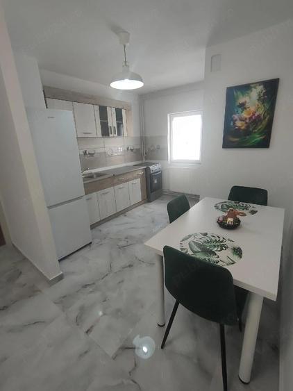 Etaj 3, centrala, totul Nou, Sagului - 1